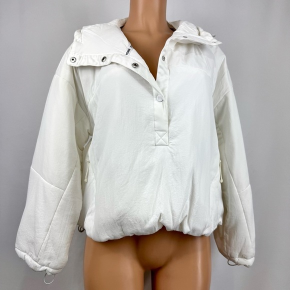 Free People Jackets & Blazers - Free People Movement NEW Women’s Sz XS Soft White 1/4 Snap Hooded Puffer Jacket